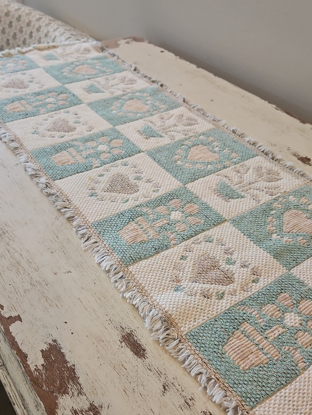 Vuntage Cottagecore Table Runner
